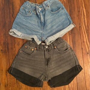 Girls Levi’s Girlfriend Shorts 16